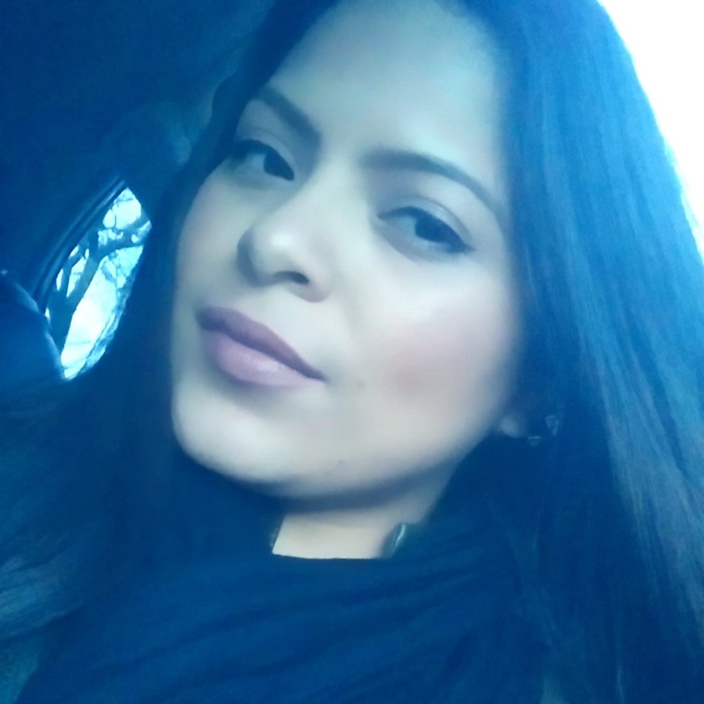 Meet your Posher, Amada